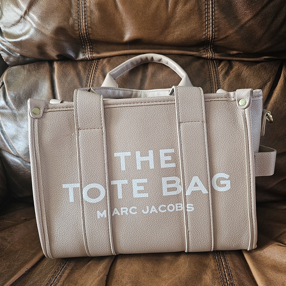 Marc Jacobs Beige Tote Bag